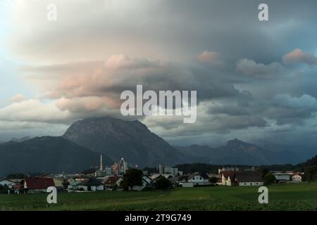 Traunstein, 1691 m au-dessus du niveau de la mer haute montagne à Altmünster am Traunsee, Salzkammergut, haute-Autriche, Autriche © Wojciech Strozyk / Alamy stock pH Banque D'Images