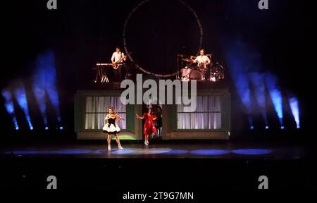 Las Vegas, États-Unis. 24 novembre 2023. Lindsey Stirling se produit en concert lors de sa tournée Snow Waltz le 24 novembre 2023 à Las Vegas, Nevada. Photo : Casey Flanigan/imageSPACE crédit : Imagespace/Alamy Live News Banque D'Images