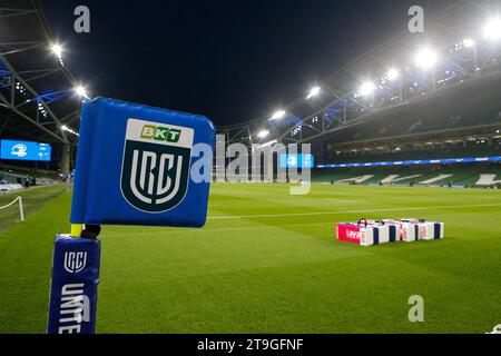 Aviva Stadium, Dublin, Irlande. 25 novembre 2023. United Rugby Championship Rugby, Leinster versus Munster ; le drapeau du coin avec la marque URC crédit : action plus Sports/Alamy Live News Banque D'Images