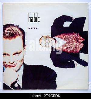 Couverture photo de la version single 12 pouces de Lucy by Habit, sortie en 1988 Banque D'Images