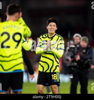 Takehiro Tomiyasu d'Arsenal réagit lors du match de Premier League entre Brentford et Arsenal au Gtech Community Stadium, Brentford le samedi 25 novembre 2023. (Photo : Federico Guerra Maranesi | MI News) crédit : MI News & Sport / Alamy Live News Banque D'Images