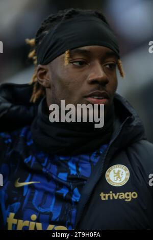 Noni Madueke de Chelsea lors du match de Premier League entre Newcastle United et Chelsea à St. James's Park, Newcastle le samedi 25 novembre 2023. (Photo : Michael Driver | MI News) crédit : MI News & Sport / Alamy Live News Banque D'Images
