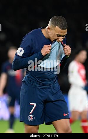 Paris, France. 24 novembre 2023. © Julien Mattia/le Pictorium/MAXPPP - Paris 24/11/2023 Kylian Mbappe lors du match de Ligue 1 Ubereats, entre le PSG et le AS Monaco, au Parc de Princes, le 24 novembre 2023. Crédit : MAXPPP/Alamy Live News Banque D'Images