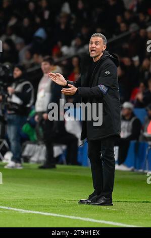 Paris, France. 24 novembre 2023. © Julien Mattia/le Pictorium/MAXPPP - Paris 24/11/2023 Luis Enrique lors du match de Ligue 1 Ubereats, entre le PSG et le AS Monaco, au Parc de Princes, le 24 novembre 2023. Crédit : MAXPPP/Alamy Live News Banque D'Images