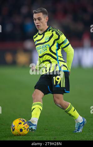 25 novembre 2023 ; Gtech Community Stadium, Brentford, Londres, Angleterre; premier League football, Brentford contre Arsenal ; Leandro Trossard d'Arsenal Banque D'Images