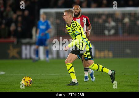 25 novembre 2023 ; Gtech Community Stadium, Brentford, Londres, Angleterre; premier League football, Brentford contre Arsenal ; Oleksandr Zinchenko d'Arsenal Banque D'Images