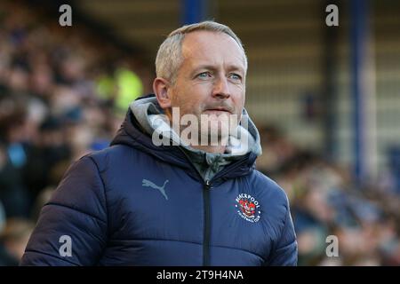 Portsmouth, Royaume-Uni. 25 novembre 2023. Neil Critchley, Manager de Blackpool, lors du match de Portsmouth FC contre Blackpool FC Sky BET EFL League One à Fratton Park, Portsmouth, Angleterre, Royaume-Uni le 25 novembre 2023 Credit : Every second Media/Alamy Live News Banque D'Images