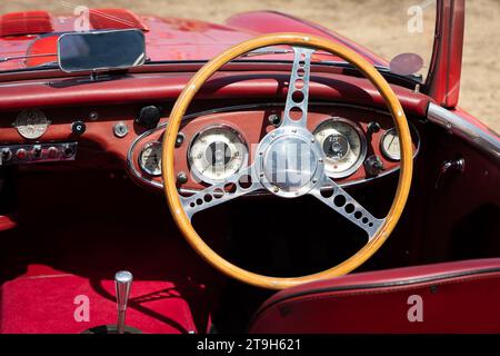 Austin Healey 3000 lors d'un rendez-vous de voitures anciennes à Yarmouth sur l'île de Wight, en Angleterre Banque D'Images