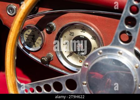 Austin Healey 3000 lors d'un rendez-vous de voitures anciennes à Yarmouth sur l'île de Wight, en Angleterre Banque D'Images