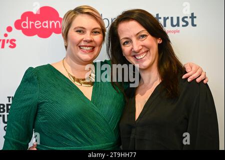 Studio Society, Londres, Royaume-Uni. 253 novembre 2023. Les organisateurs assistent à la Pride of Britian Award - Ravi rêve d'un avenir meilleur pour les enfants atteints de tumeurs cérébrales, il a choisi un thème de l'avenir pour son incursion dans la mode! La piste présente des enfants vivant avec des tumeurs cérébrales, portant des objets étonnants et prouvant que leurs tumeurs ne les définissent pas. Vous pouvez faire un don à https://www.givewheel.com/fundraising/1614/ravis-dream/ crédit : Voir Li/Picture Capital/Alamy Live News Banque D'Images