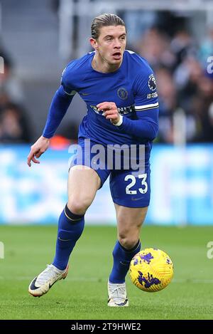 Newcastle, Royaume-Uni. 25 novembre 2023. Conor Gallagher #23 de Chelsea lors du match de Premier League Newcastle United vs Chelsea à St. James's Park, Newcastle, Royaume-Uni, 25 novembre 2023 (photo Ryan Crockett/News Images) crédit : News Images LTD/Alamy Live News Banque D'Images