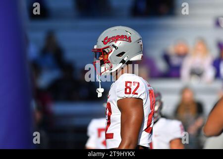 Seattle, WA, États-Unis. 25 novembre 2023. Cameron Johnson (82) avant le match de football de la NCAA entre les Washington State Cougars et les Washington Huskies au Husky Stadium de Seattle, WA. Steve Faber/CSM/Alamy Live News Banque D'Images