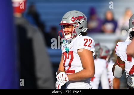 Seattle, WA, États-Unis. 25 novembre 2023. Les Washington State Cougars font dos à Leo Pulalasi (22) lors du match de football de la NCAA entre les Washington State Cougars et les Washington Huskies au Husky Stadium de Seattle, WA. Steve Faber/CSM/Alamy Live News Banque D'Images