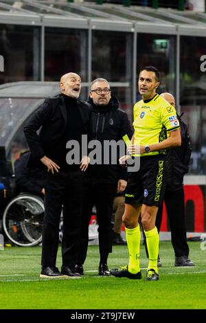 Milan, Italie. 25 novembre 2023. Stefano Pioli réagit lors du match de football Serie A entre l'AC Milan et ACF Fiorentina au stade Giuseppe Meazza. Scores finaux ; Milan 1-0 Fiorentina. Crédit : SOPA Images Limited/Alamy Live News Banque D'Images