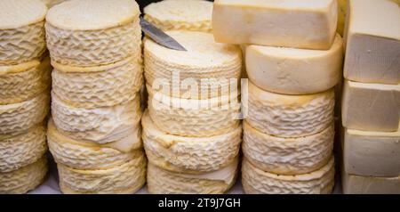 Pile de fromage biologique d'élevage péruvien Banque D'Images