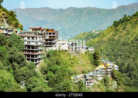 Vue sur la montagne à la station de montagne de Mussourie, Uttarakhand, Inde Banque D'Images