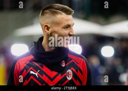 Milan, Italie. 25 novembre 2023. Francesco Camarda vu en action lors du match de football Serie A entre l'AC Milan et ACF Fiorentina au stade Giuseppe Meazza. Scores finaux ; Milan 1-0 Fiorentina. (Photo de Mairo Cinquetti/SOPA Images/Sipa USA) crédit : SIPA USA/Alamy Live News Banque D'Images