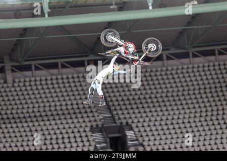 Melbourne, Australie, 25 novembre 2023. Spectacle FMX lors du Grand Prix d'Australie FIM WSX au Marvel Stadium le 25 novembre 2023 à Melbourne, Australie. Crédit : Santanu Banik/Speed Media/Alamy Live News Banque D'Images