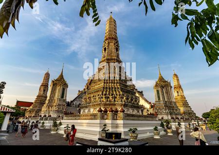 Der buddhistische Tempel Wat Arun oder Tempel der Morgenröte à Bangkok, Thaïlande, Asien | Wat Arun ou Temple de l'aube Temple bouddhiste à Bangkok, Banque D'Images