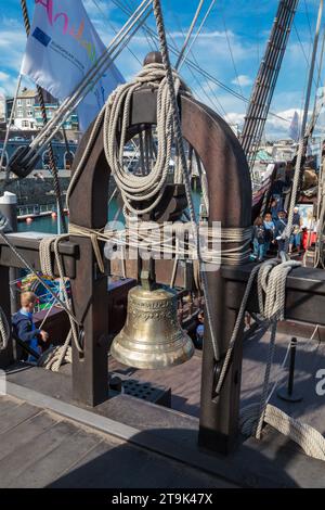 El Galeon Andalucia : amarré à Plymouth Barbican 2023. Réplique grandeur nature et fonctionnelle d'un galion du 16e au 17e siècle Banque D'Images