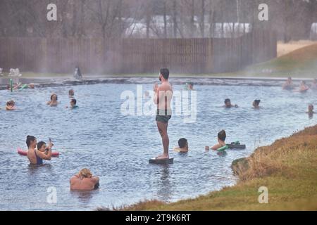 Islande la lagune secrète, connue localement sous le nom de Gamla Laugin, est la plus ancienne piscine d'Islande, construite en 1891 Banque D'Images