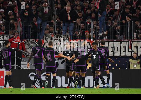 COLOGNE, ALLEMAGNE - 24 NOVEMBRE 2023 : le match de football de Bundesliga 1. FC Koeln vs FC Bayern Munich. Au Rhein Energie Stadion Banque D'Images