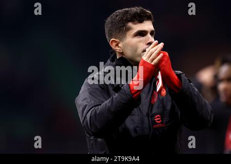 Milan, Italie. 25 novembre 2023. Christian Pulisic de l'AC Milan célèbre à la fin de la Serie A match entre AC Milan et ACF Fiorentina au Stadio Giuseppe Meazza le 25 novembre 2023 à Milan, Italie . Crédit : Marco Canoniero/Alamy Live News Banque D'Images