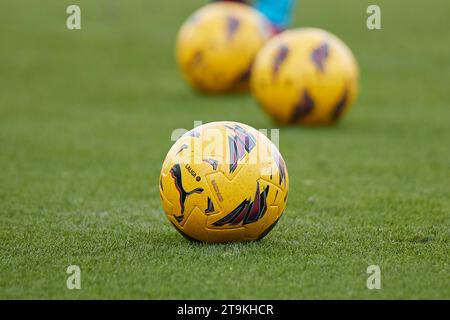 Valencia, Espagne. 25 novembre 2023. La Liga ball lors du match de la Liga entre Valencia CF et RC Celta a joué au Mestalla Stadium le 25 novembre à Valence en Espagne. (Photo de Jose Torres/PRESSINPHOTO) crédit : PRESSINPHOTO SPORTS AGENCY/Alamy Live News Banque D'Images