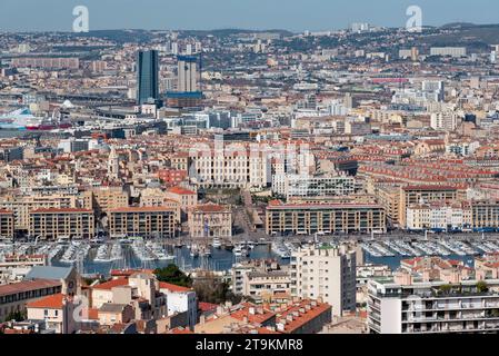 serie de photos sur la ville de marseille depuis l'esplanade de notre Dame de la Garde - Marseille photos de l'esplanade de notre Dame de la Garde Banque D'Images