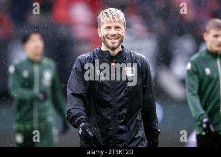 Nijmegen, pays-Bas. 26 novembre 2023. NIJMEGEN, PAYS-BAS - 26 NOVEMBRE : Lasse Schone de NEC souriant lors du match néerlandais d'Eredivisie entre NEC Nijmegen et Go Ahead Eagles au Goffertstadion le 26 novembre 2023 à Nijmegen, pays-Bas. (Photo Broer van den Boom/Orange Pictures) crédit : Orange pics BV/Alamy Live News Banque D'Images