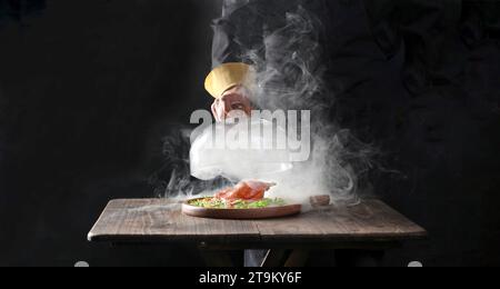 OIE marinée, rôtie gastronomique traditionnelle，oie fumée Banque D'Images