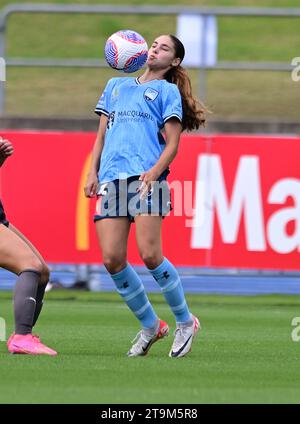 Sydney, Australie. 26 novembre 2023. Indiana dos Santos de l'équipe Sydney FC est en action lors du match de la saison 6 de la saison 2023/24 féminin entre le Sydney FC et le Melbourne City FC qui s'est tenu au parc olympique de Sydney. Score final Melbourne City FC 3:2 Sydney FC. Crédit : SOPA Images Limited/Alamy Live News Banque D'Images