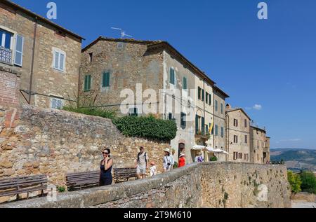 Outlook près de via dell'Amore (Love street), Pienza, Toscane, Italie Banque D'Images