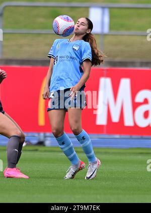 Sydney, Australie. 26 novembre 2023. Indiana dos Santos de l'équipe Sydney FC est en action lors du match de la saison 6 de la saison 2023/24 féminin entre le Sydney FC et le Melbourne City FC qui s'est tenu au parc olympique de Sydney. Score final Melbourne City FC 3:2 Sydney FC. (Photo Luis Veniegra/SOPA Images/Sipa USA) crédit : SIPA USA/Alamy Live News Banque D'Images