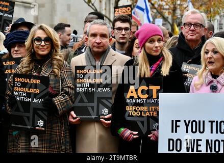 Londres, Royaume-Uni. Tracey-Ann Oberman, Eddie Marsan, Rachel Riley, Vanessa Feltz, Marche contre l'antisémitisme. Debout côte à côte avec les Juifs britanniques. Cours royales de justice , Strand. Crédit : michael melia/Alamy Live News Banque D'Images