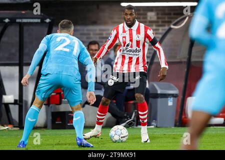 ROTTERDAM, PAYS-BAS - NOVEMBRE 26 : Said Bakari (Sparta Rotterdam) contrôle le ballon lors du match d'Eredivisie entre le Sparta Rotterdam et le FC Utrecht Banque D'Images