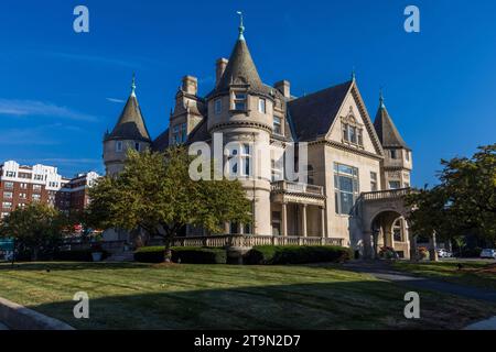 Villa traditionnelle sur Woodward Avenue à Detroit, États-Unis Banque D'Images