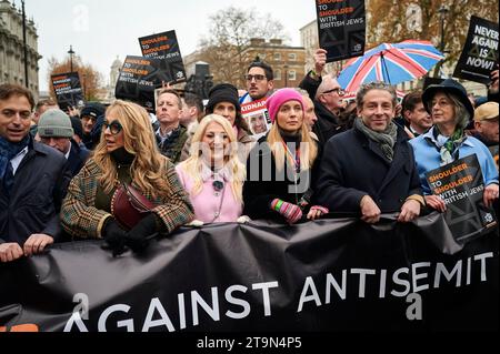 Londres, Royaume-Uni, 26 novembre 2023, Tracey-Ann Oberman, Rachel Riley, Vanessa Feltz et Maureen Lipman vues sur Parliament Square lors de la Marche contre l'antisémitisme dans le centre de Londres. Crédit : Antony Medley/Alamy Live News Banque D'Images