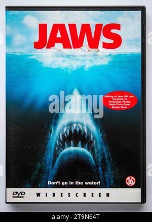 Couverture d'une copie DVD grand écran de Jaws, un thriller d'horreur qui a été initialement sorti dans les cinémas en 1975 Banque D'Images