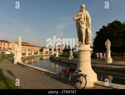 Padoue, Italie - 15 juin 2019 : Prato della Valle à Padoue. Banque D'Images