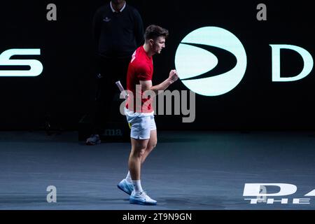 Miomir Kecmanovic de Serbie est vu en action lors du match de quart de finale de la coupe Davis entre la Serbie et la Grande-Bretagne au Palacio de los Deportes Jose Maria Martin Carpena à Malaga.Note finale : Serbie 2:0 Grande-Bretagne Banque D'Images