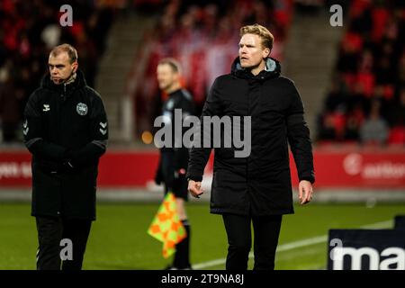 Aalborg, Danemark. 26 novembre 2023. L'entraîneur-chef Oscar Hiljemark d'Aalborg BK vu lors du match NordicBet Liga entre Aalborg BK et Hobro IK à Aalborg Portland Park à Aalborg. (Crédit photo : Gonzales photo/Alamy Live News Banque D'Images