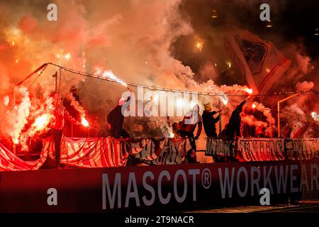 Aalborg, Danemark. 26 novembre 2023. Les fans de football d'Aalborg BK vus sur les tribunes lors du match NordicBet Liga entre Aalborg BK et Hobro IK à Aalborg Portland Park à Aalborg. (Crédit photo : Gonzales photo/Alamy Live News Banque D'Images