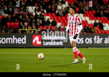 Aalborg, Danemark. 26 novembre 2023. Sebastian Otoa (34) d'Aalborg BK vu lors du match NordicBet Liga entre Aalborg BK et Hobro IK à Aalborg Portland Park à Aalborg. (Crédit photo : Gonzales photo/Alamy Live News Banque D'Images