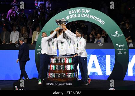 Malaga, Espagne. 26 novembre 2023. Italia-Australia26 novembre 2023 Palacio de Deportes Jose Maria Martin Carpena, Malaga Spagna Nella foto : Premiazione Italia crédit : Independent photo Agency/Alamy Live News Banque D'Images