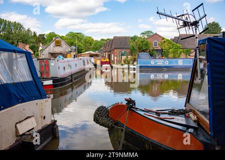 Quai près de Tardebigge Top Lock, Worcester et Birmingham Canal, Worcestershire, Royaume-Uni Banque D'Images