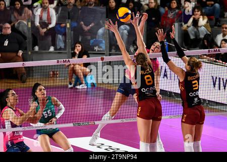 Rome, Italie. 26 novembre 2023. Kara Bajema lors du Roma volley Club vs AllianzÂ VVÂ Milano, match féminin de volleyball italien Serie A1 à Rome, Italie, novembre 26 2023 crédit : Agence photo indépendante/Alamy Live News Banque D'Images