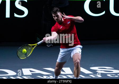 Malaga, Espagne. 23 novembre 2023. Miomir Kecmanovic de Serbie est en action lors du match de quart de finale de la coupe Davis entre la Serbie et la Grande-Bretagne au Palacio de los Deportes Jose Maria Martin Carpena à Malaga.Note finale : Serbie 2:0 Grande-Bretagne (photo Francis Gonzalez/SOPA Images/Sipa USA) crédit : SIPA USA/Alamy Live News Banque D'Images