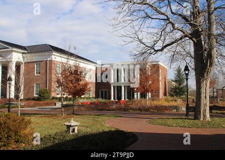 Lexington, États-Unis. 26 novembre 2023. Le campus de l'Université Washington et Lee vu dans le feuillage d'automne à Lexington, Virginie, USA, le 26 novembre 2023. Washington and Lee est un collège privé d'arts libéraux et l'une des plus anciennes institutions d'enseignement supérieur aux États-Unis. (Photo de Carlos Kosienski/Sipa USA) crédit : SIPA USA/Alamy Live News Banque D'Images