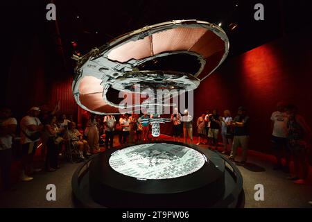 La Station spatiale orbitale (OSS) Hope expose au Musée du futur dans le quartier financier de Dubaï, aux Émirats arabes Unis. Banque D'Images